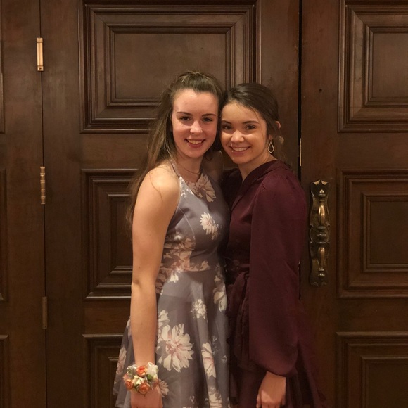 Meet your Posher, Alexis - Picture 1 of 1